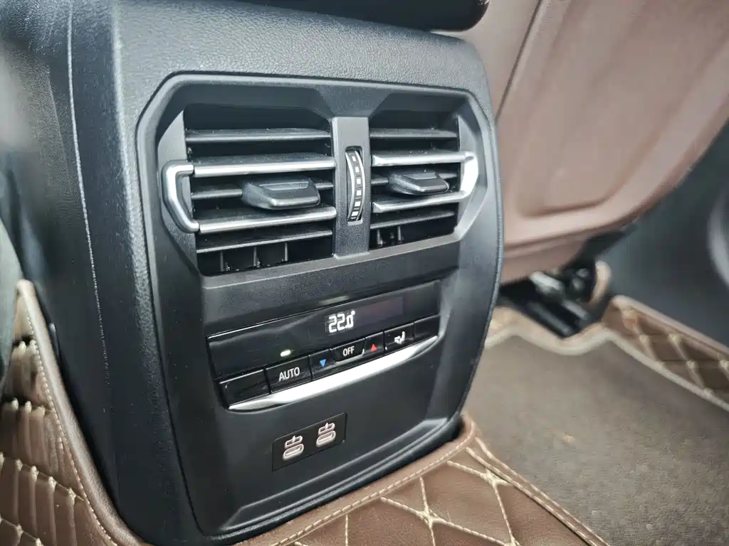 BMW 3 Series 2023 — фото 18