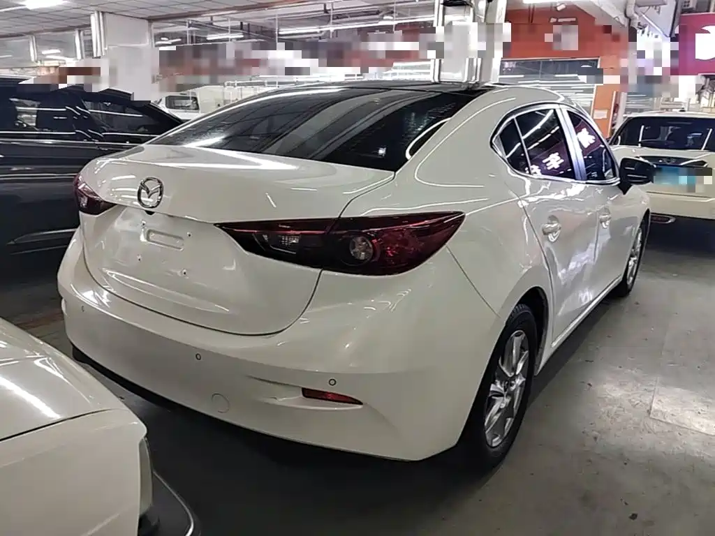 Mazda 3 Axela 2015