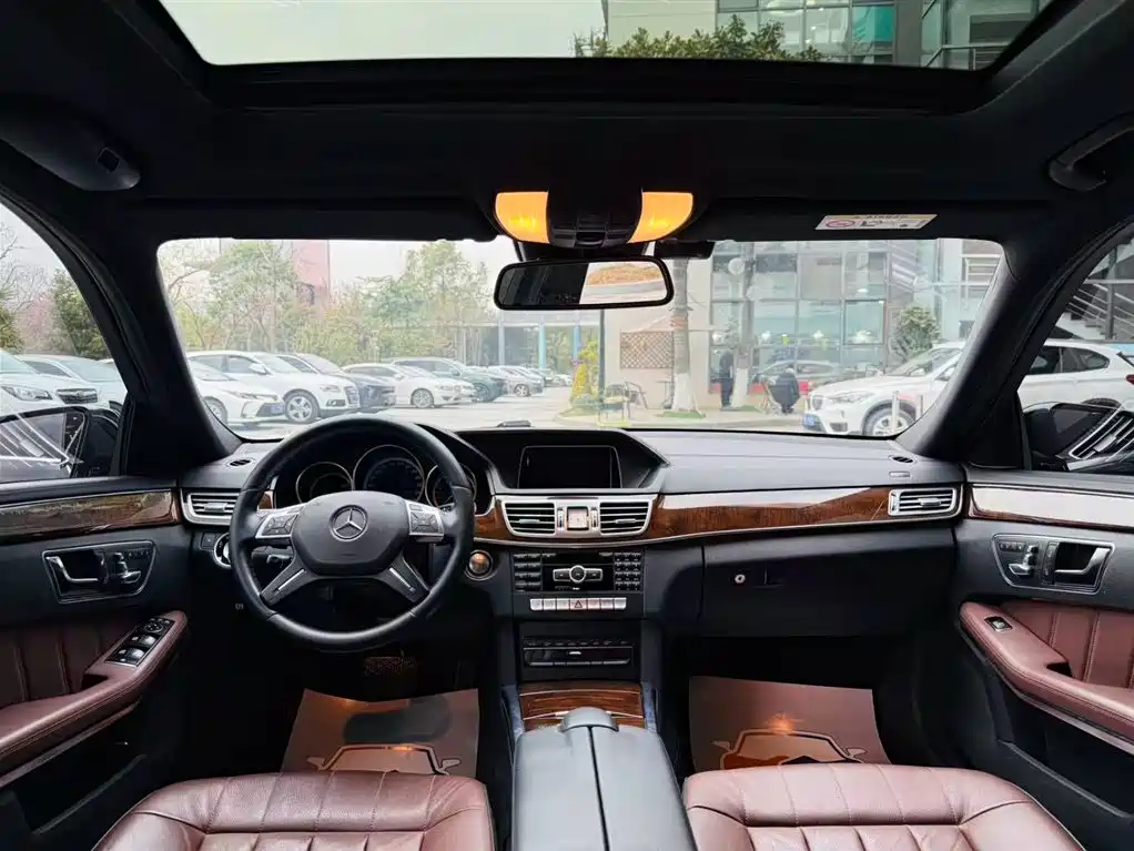 Mercedes-Benz E-Class 2015 — фото 12