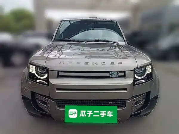 Land Rover Defender 2021