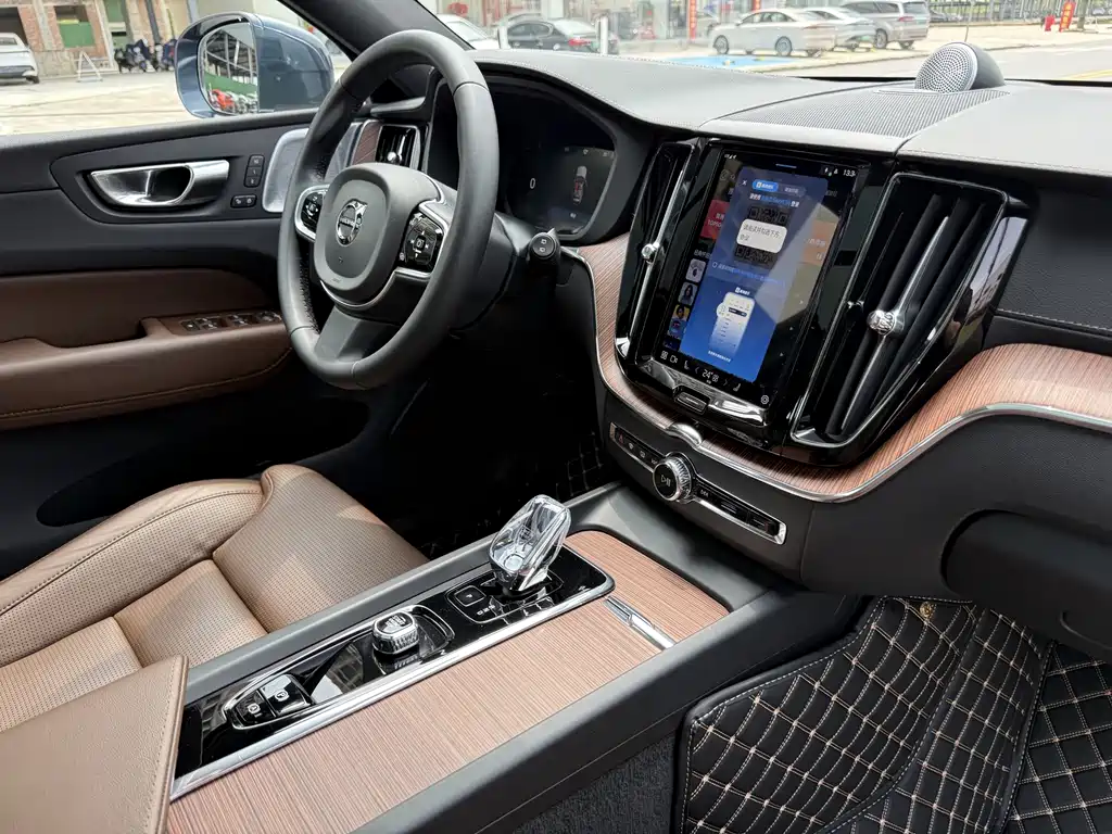 Volvo XC60 PHEV 2024 — фото 18
