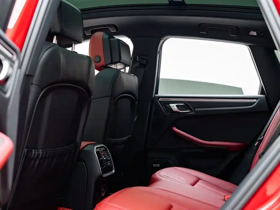 Porsche Macan 2023 — фото 12
