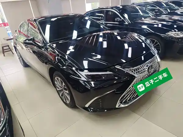 Lexus ES 2026
