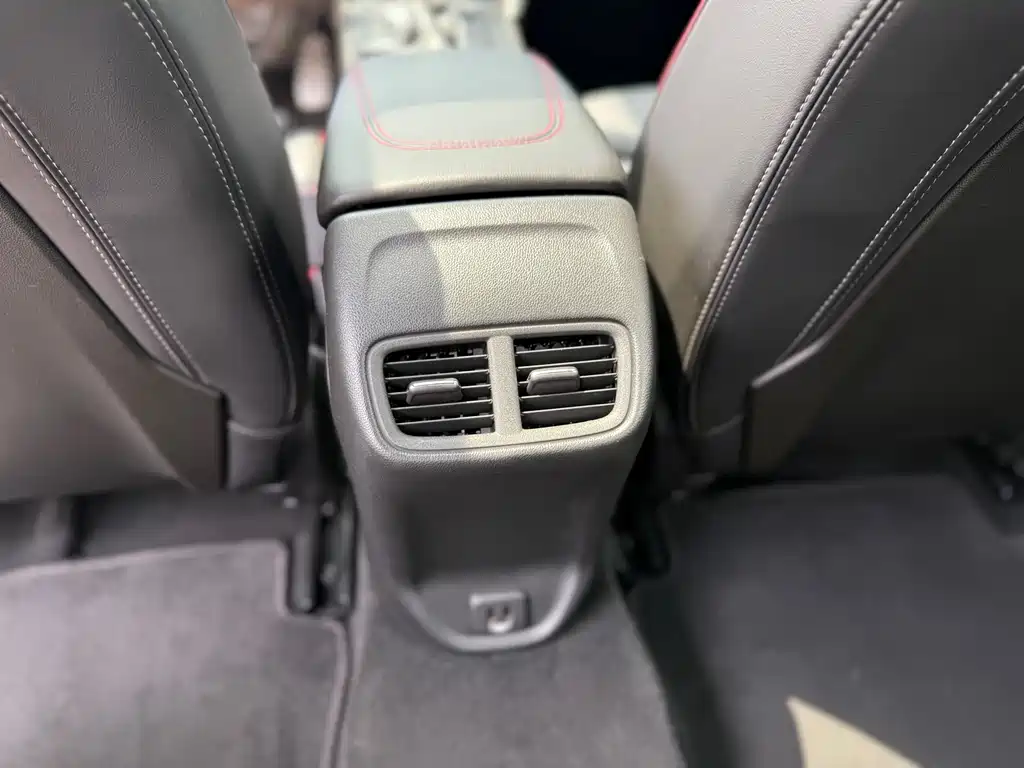 Buick Regal 2018 — фото 16