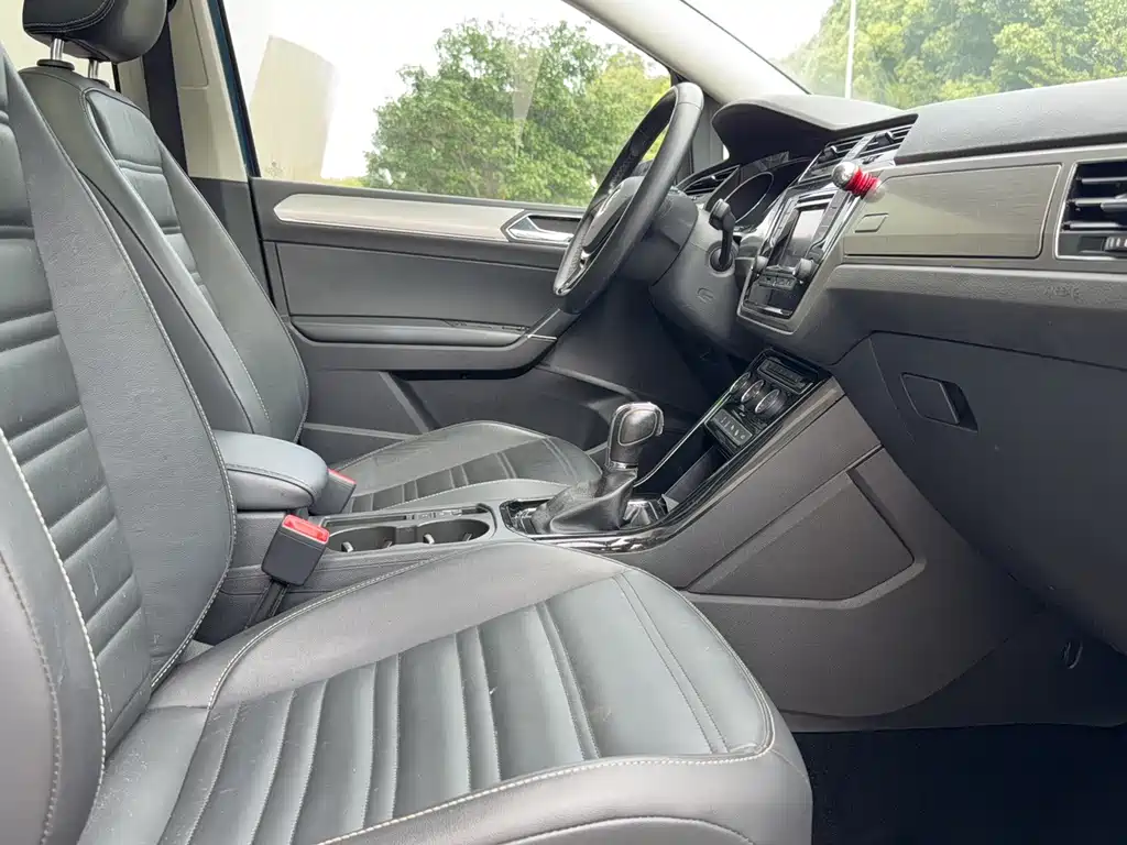 Volkswagen Touran 2018 — фото 12