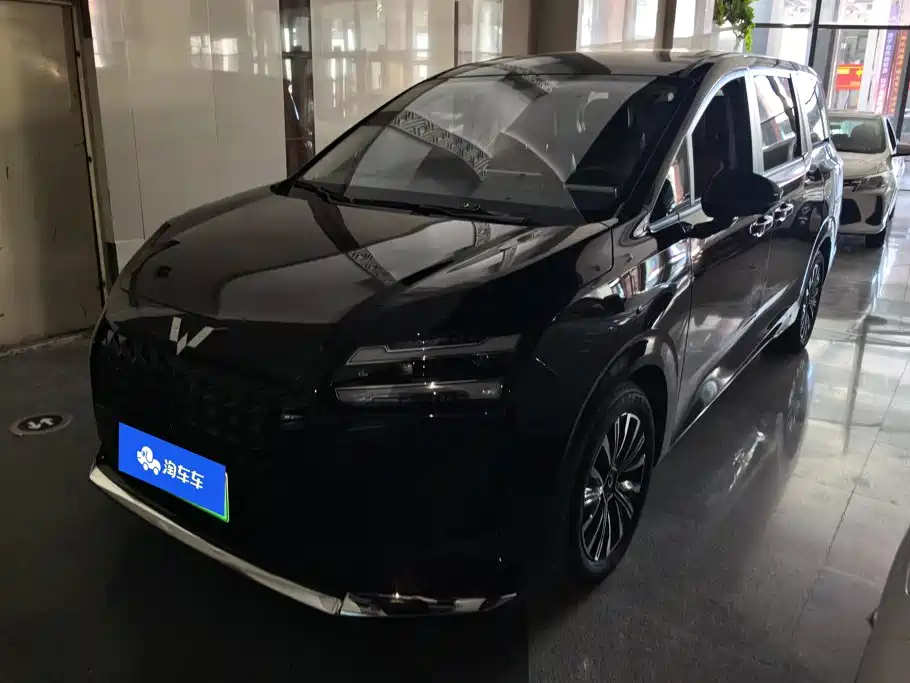 Wuling Starlight 730 New Energy 2025 — фото 1