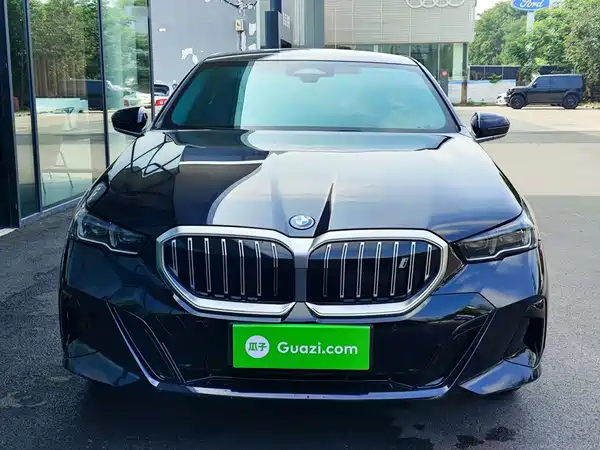 BMW i5 2025