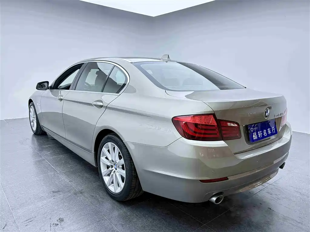 BMW 5 Series 2010 — фото 4