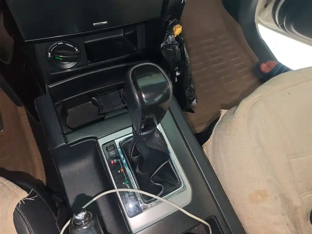 Toyota Prado 2015 — фото 14
