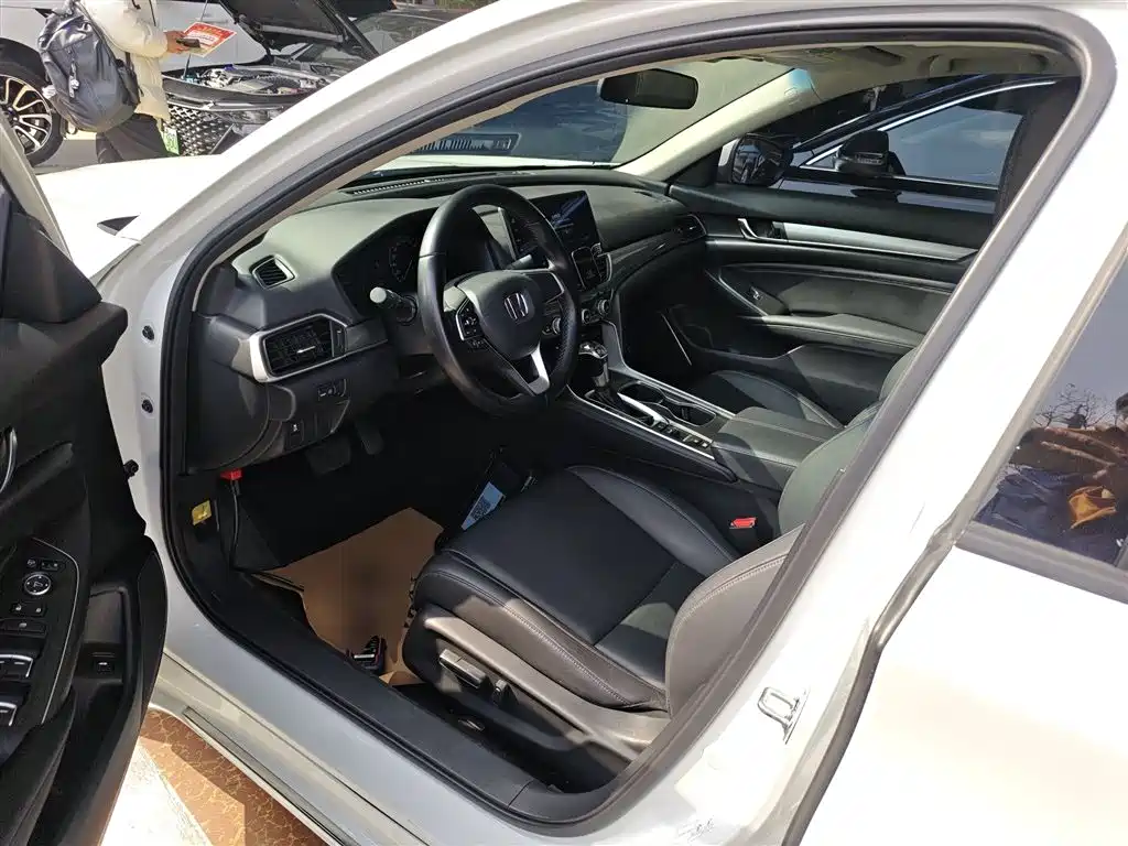 Honda Accord 2022 — фото 15