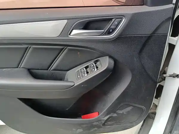 Roewe RX5 2017