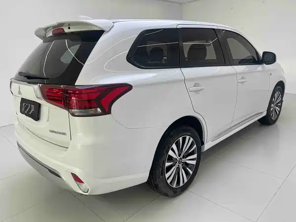 Mitsubishi Outlander 2021