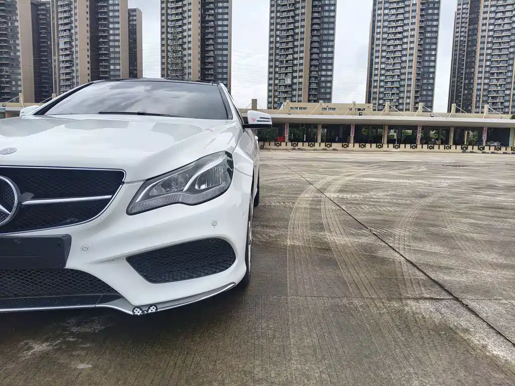 Mercedes-Benz E-Class 2016 — фото 18