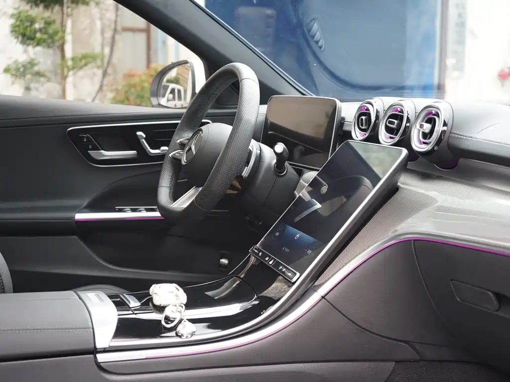 Mercedes-Benz C-Class 2024 — фото 12
