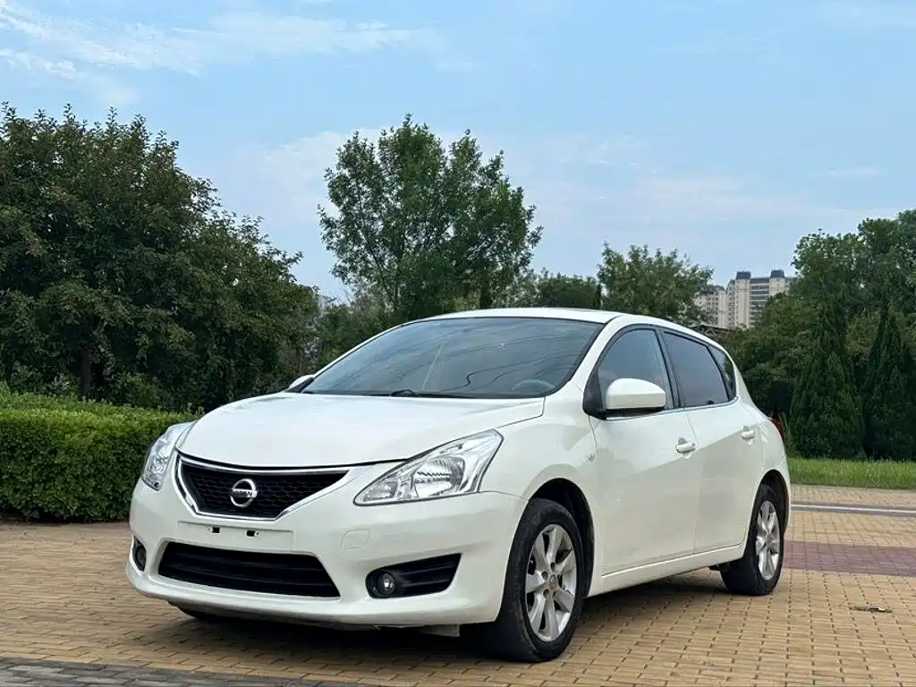 Nissan Tiida 2012