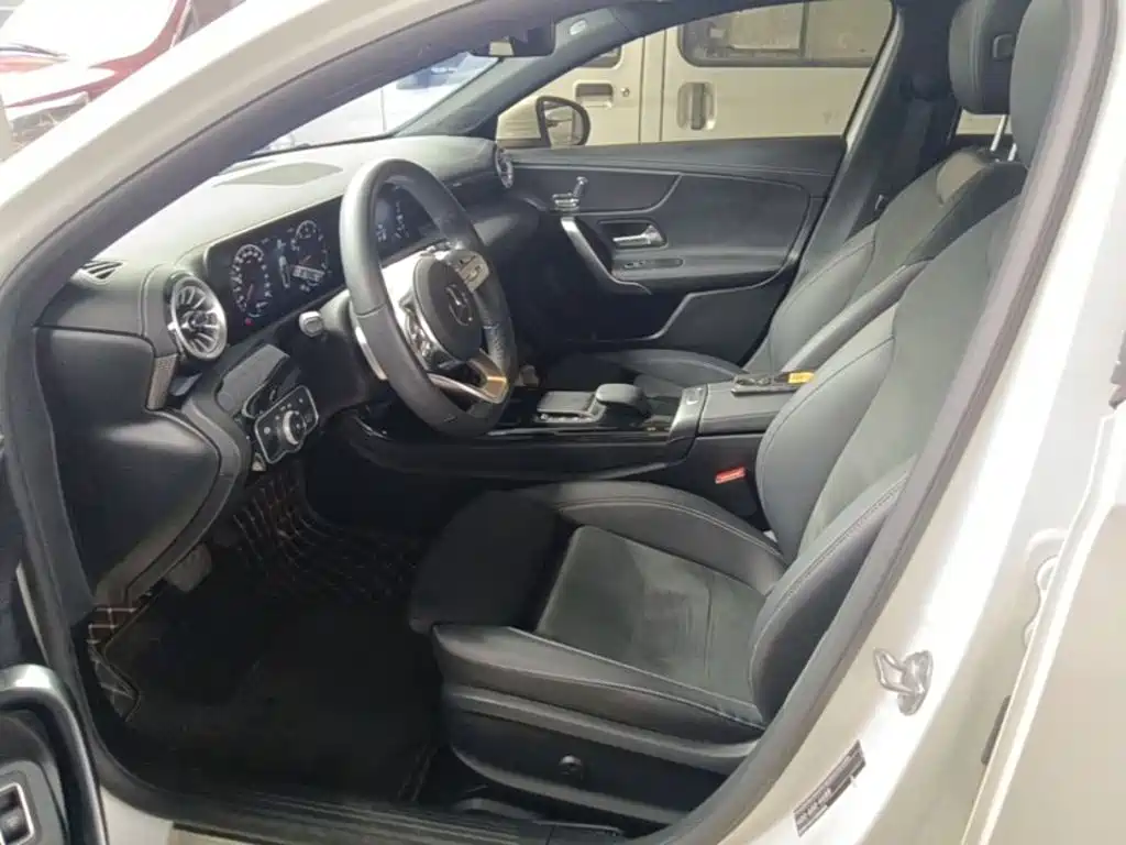 Mercedes-Benz A-Class 2023 — фото 15