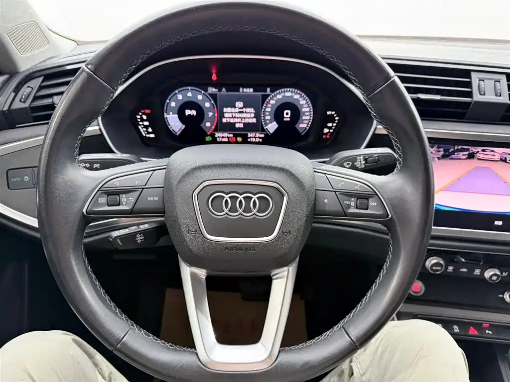 Audi Q3 2023 — фото 11