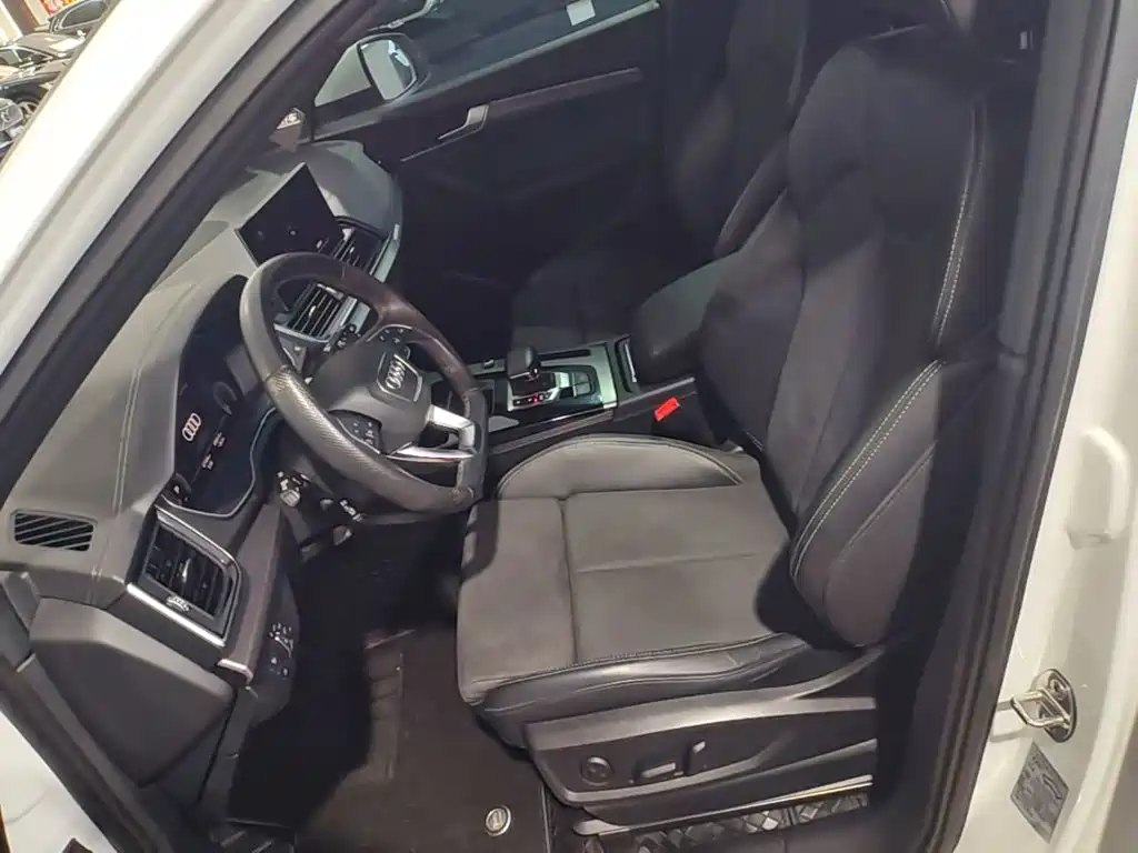 Audi Q5L Sportback 2022 — фото 15