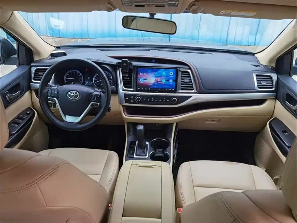 Toyota Highlander 2017 — фото 14