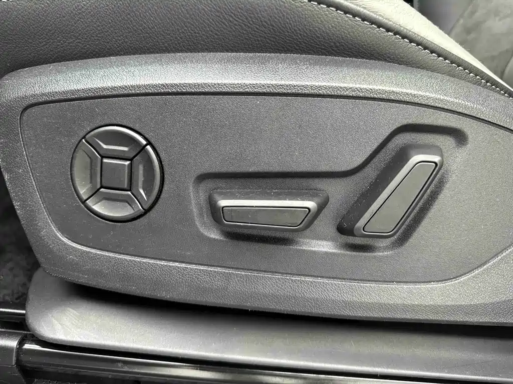 Audi Q3 2022 — фото 11