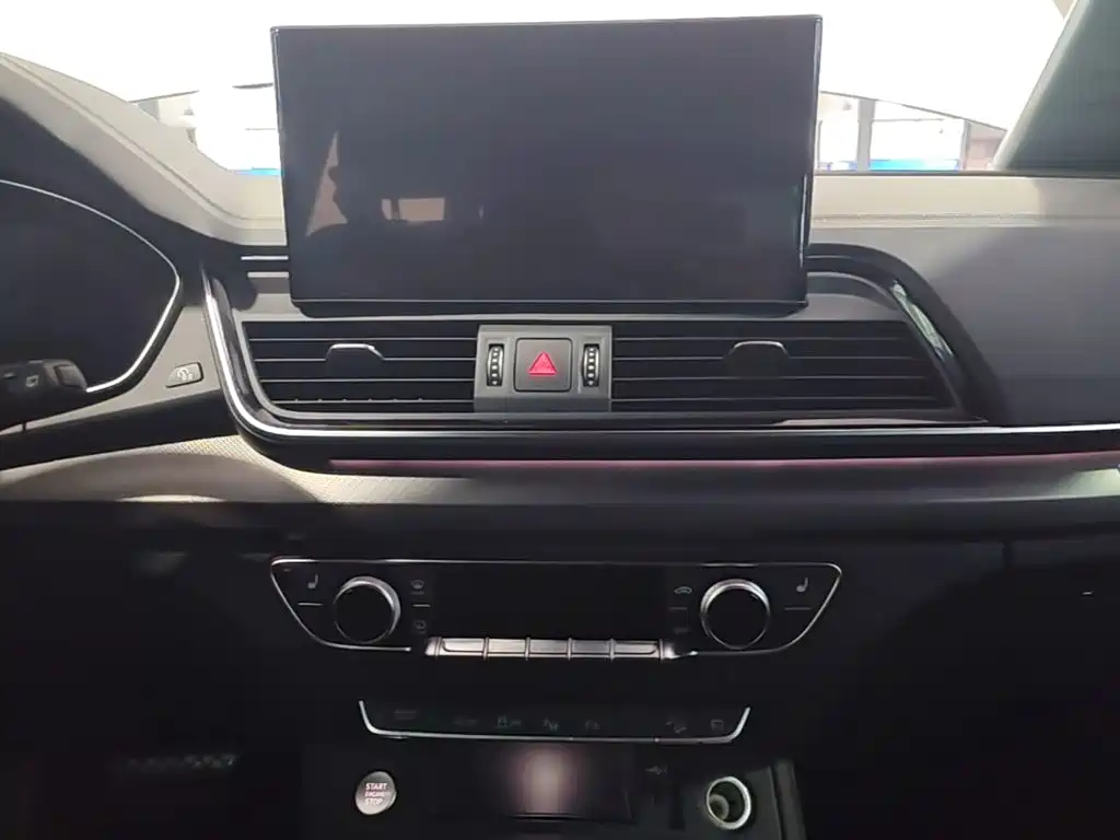 Audi Q5L Sportback 2022 — фото 13