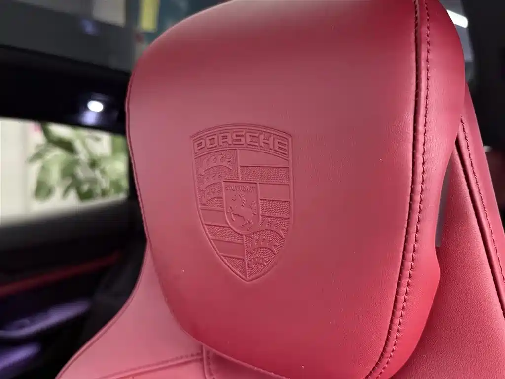 Porsche Taycan 2024 — фото 12