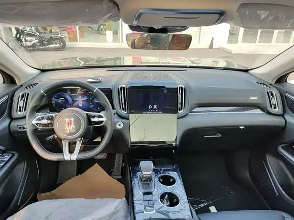 Hongqi HS3 PHEV 2025