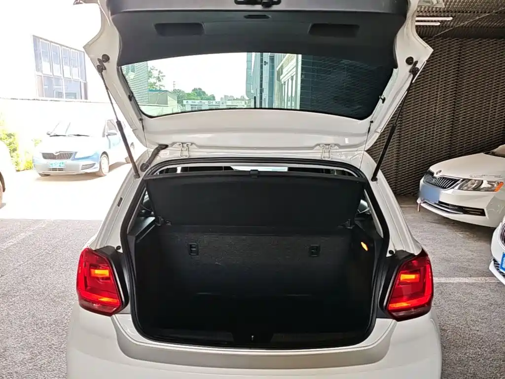 Volkswagen Polo 2018 — фото 19
