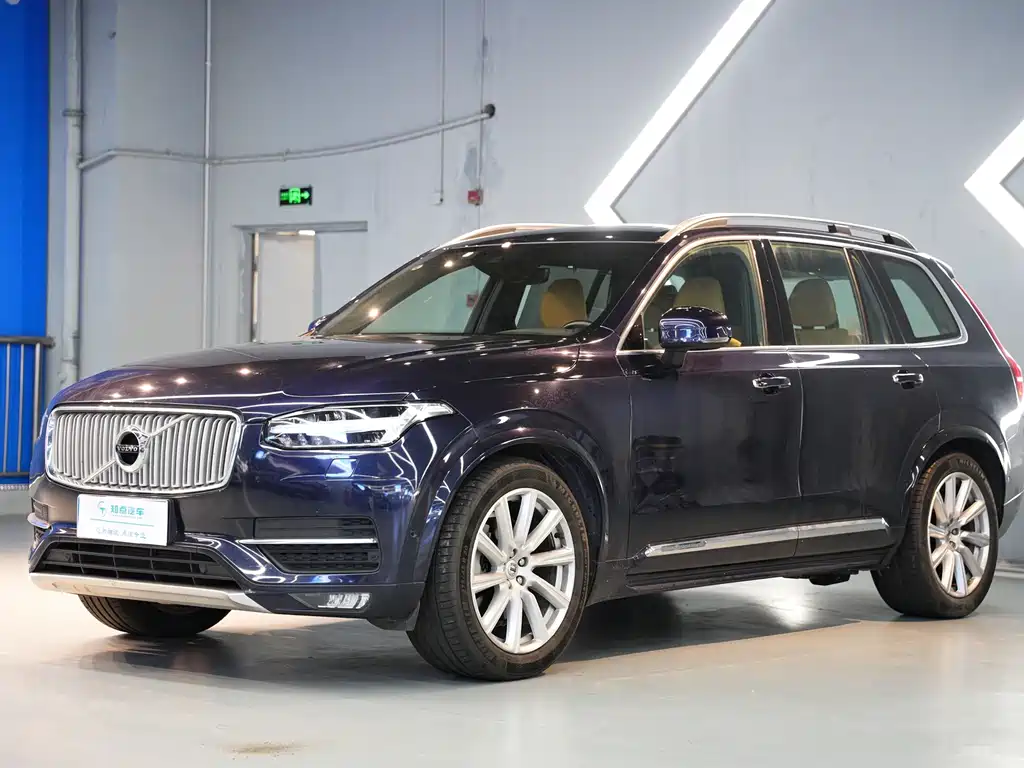 Volvo XC90 2017 — фото 1