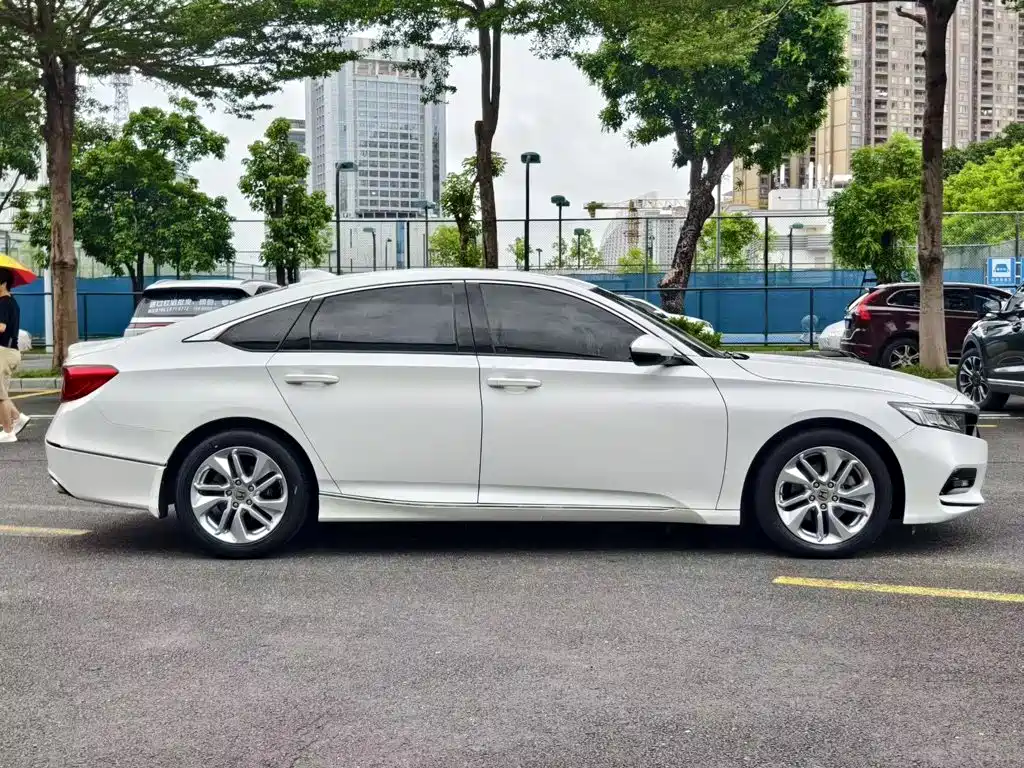 Honda Accord 2021 — фото 10