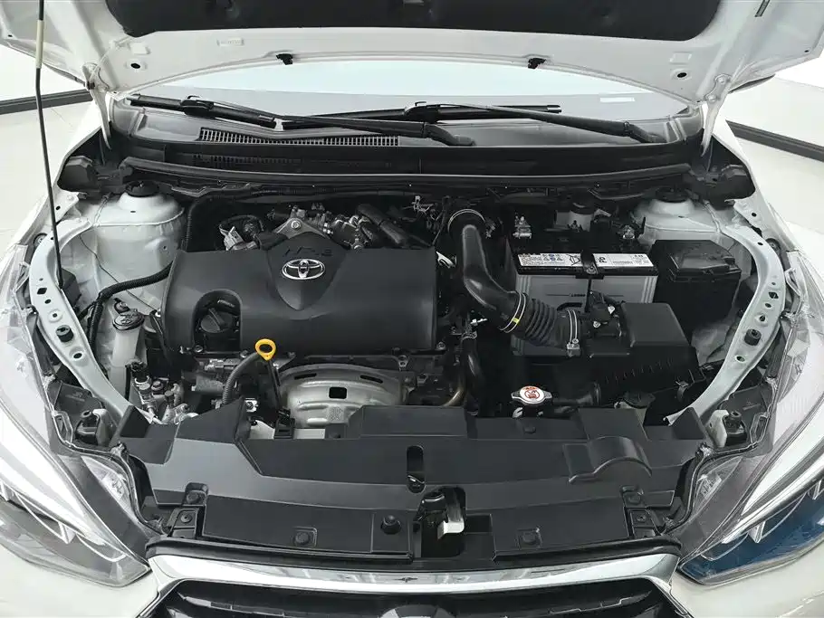 Toyota Yaris L 2022 — фото 10