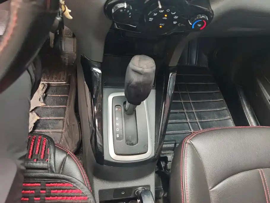 Ford EcoSport 2013 — фото 16