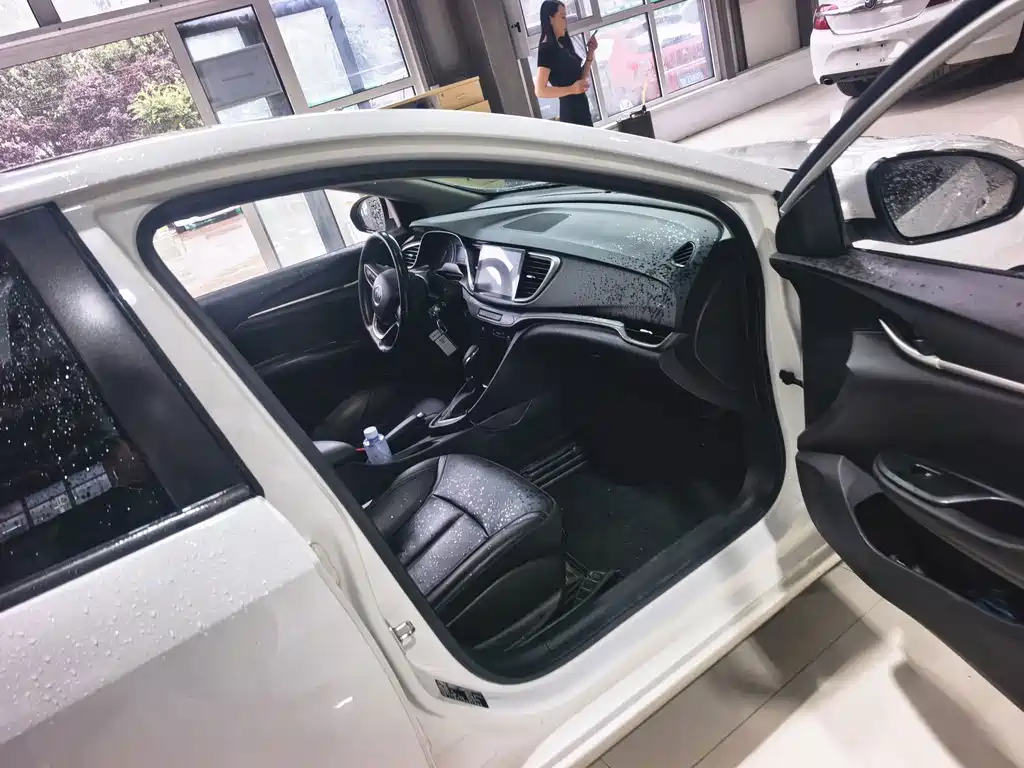 Buick Excelle GT 2018 — фото 12