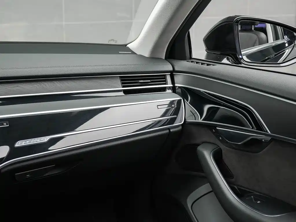 Audi A8 2019 — фото 12