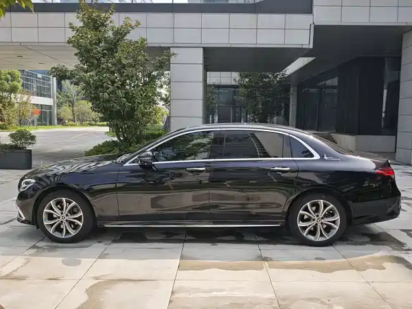 Mercedes-Benz E-Class 2023