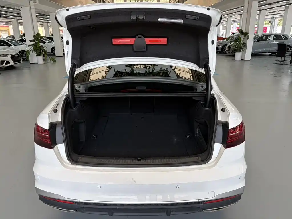 Audi A4L 2023