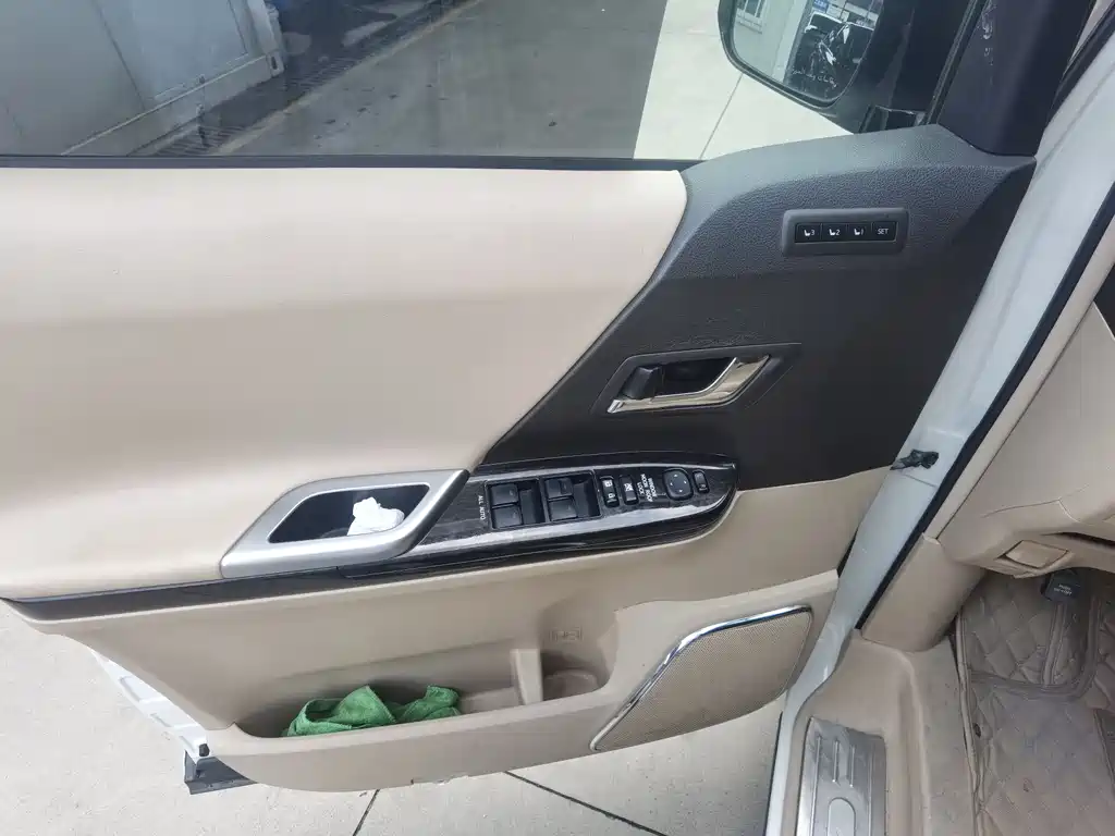 Toyota Alphard 2016 — фото 13