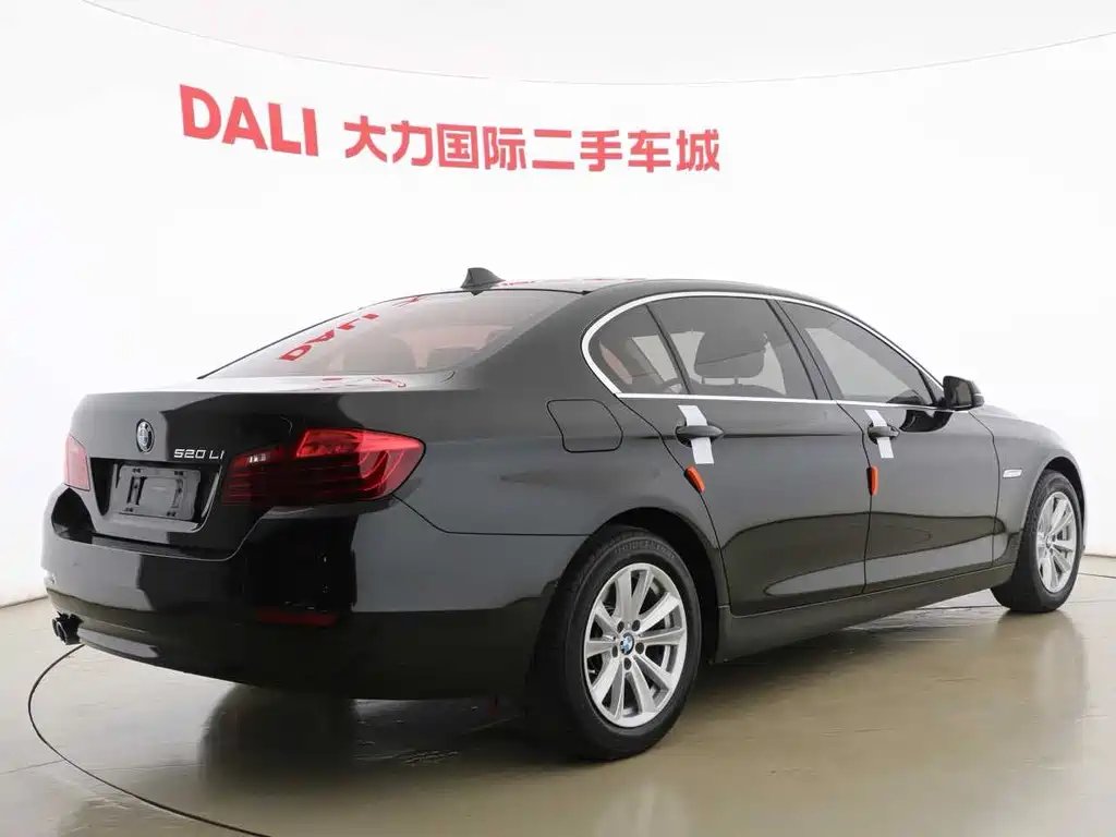 BMW 5 Series 2015 — фото 14