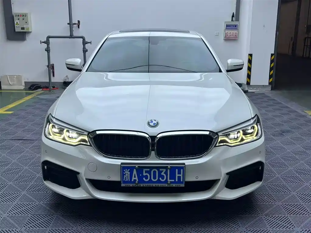 BMW 5 Series 2020 — фото 2