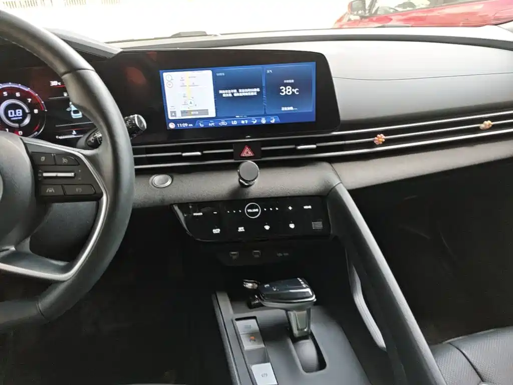 Hyundai Elantra 2022 — фото 13