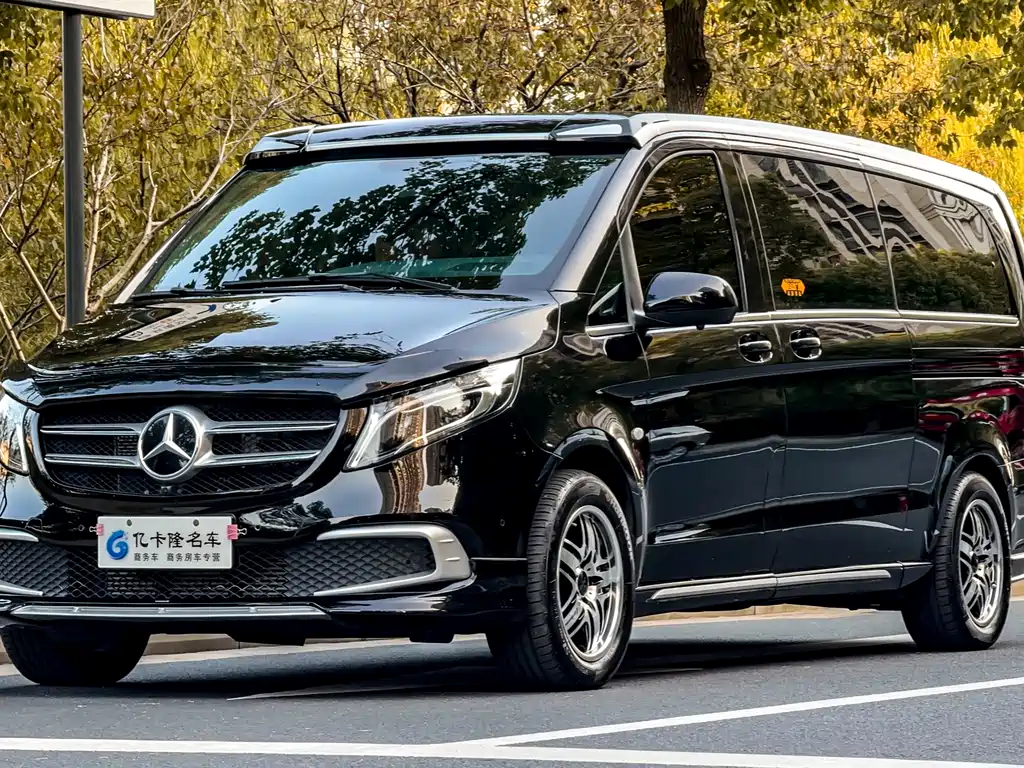 Mercedes-Benz Vito 2024 — фото 1