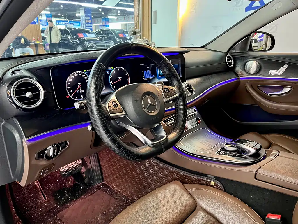Mercedes-Benz E-Class 2018 — фото 9