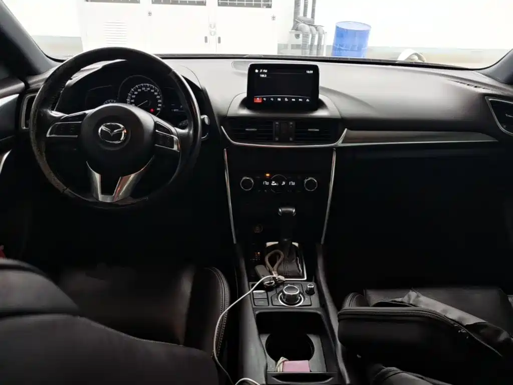 Mazda CX-4 2016 — фото 16
