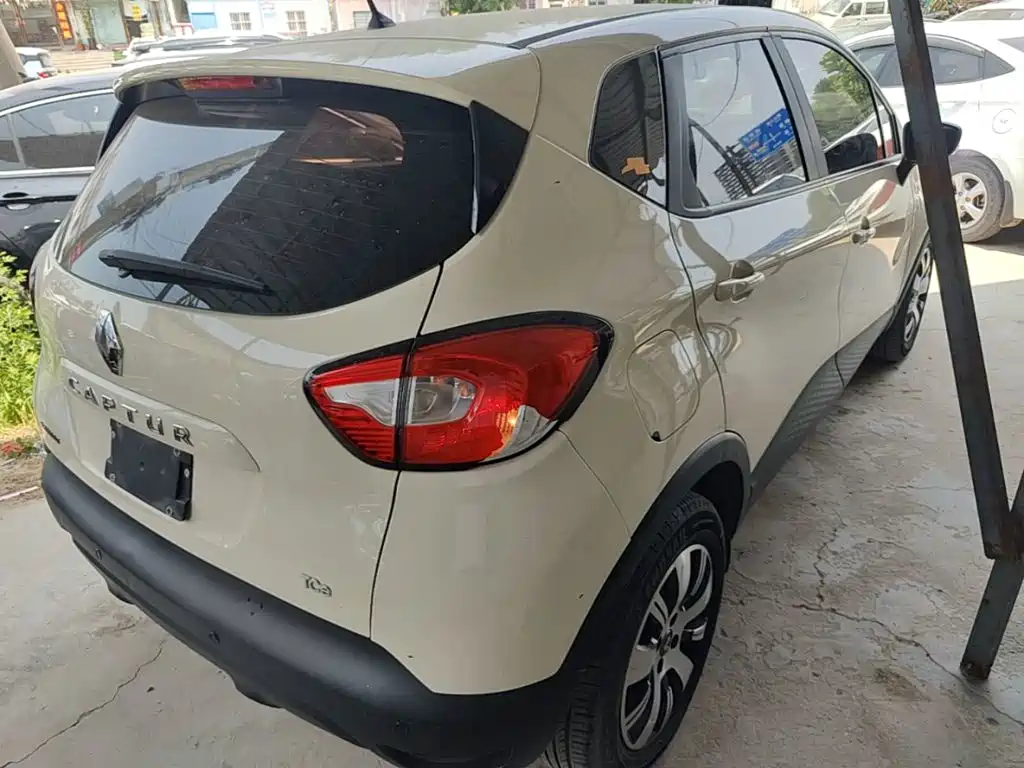 Renault Captur 2018 — фото 7