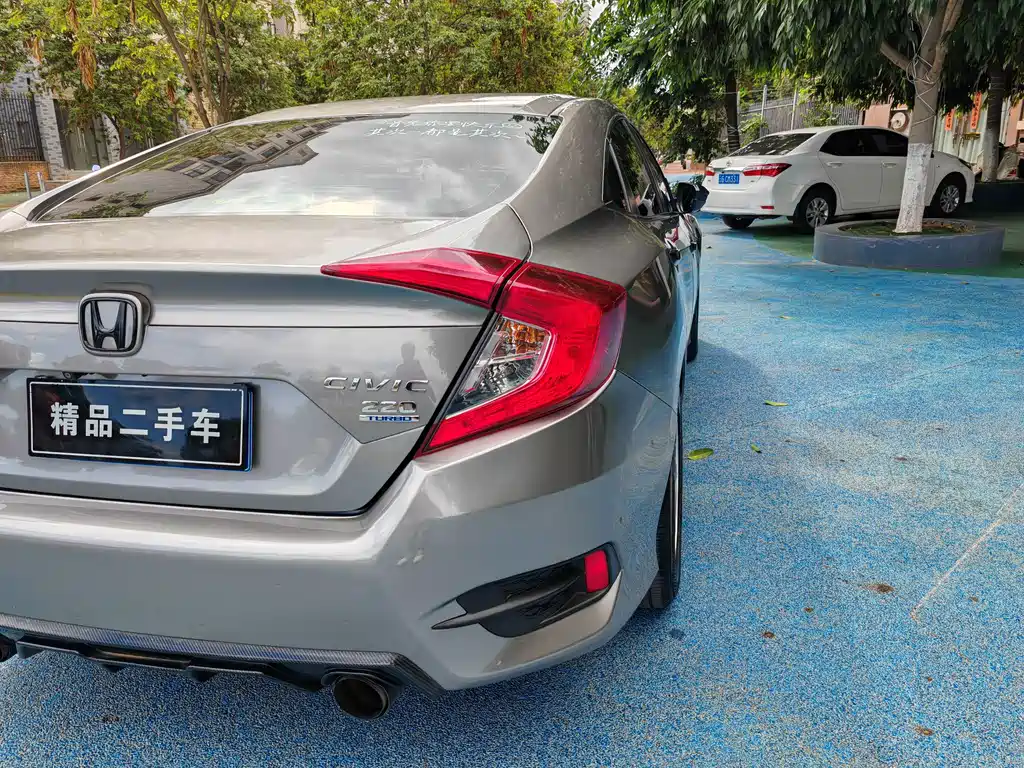 Honda Civic 2017 — фото 10