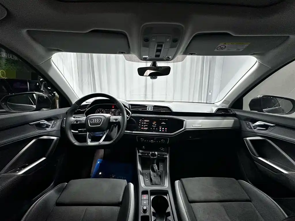 Audi Q3 2023 — фото 11