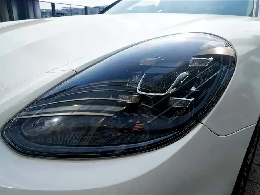 Porsche Panamera 2018 — фото 10