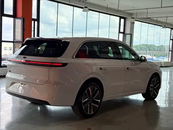Li Auto L6 2024