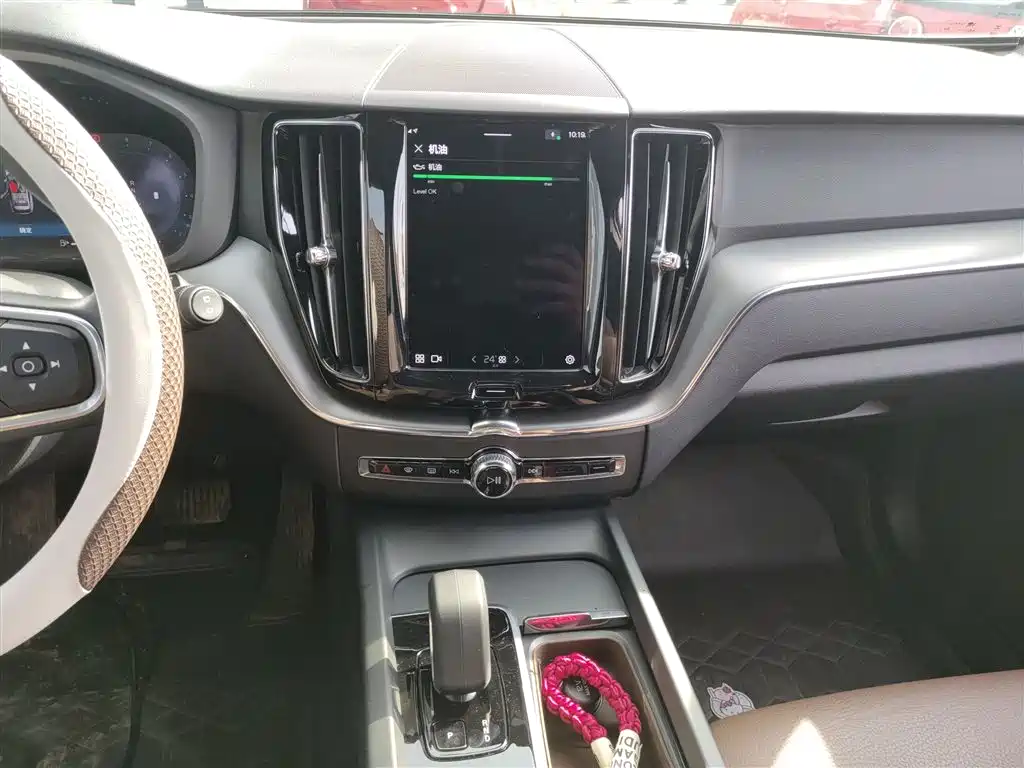 Volvo XC60 2025 — фото 13