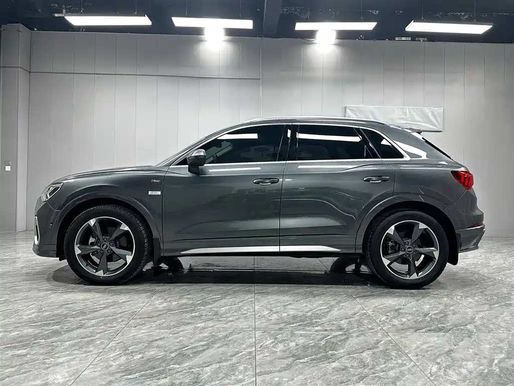 Audi Q3 2023 — фото 9